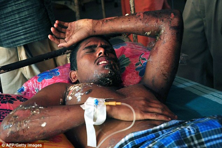 India: M&aacute;s de 100 muertos y 350 heridos en el incendio de un templo